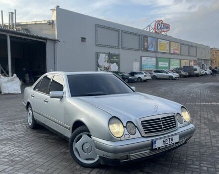 Серый Мерседес Е-Класс, объемом двигателя 0 л и пробегом 322 тыс. км за 3200 $, фото 1 на Automoto.ua