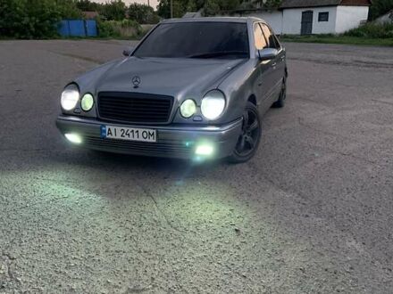 Сірий Мерседес Е-Клас, об'ємом двигуна 2.8 л та пробігом 500 тис. км за 3100 $, фото 1 на Automoto.ua