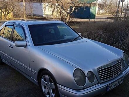 Мерседес Е-Клас 1996 у Миколаєві на Automoto.ua Сірий Мерседес Е-Клас, об'ємом двигуна 2.8 л та пробігом 366 тис. км за 3800 $, фото 1 на Automoto.ua