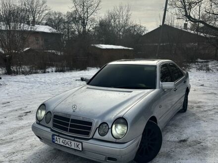 Сірий Мерседес Е-Клас, об'ємом двигуна 2.3 л та пробігом 390 тис. км за 1950 $, фото 1 на Automoto.ua