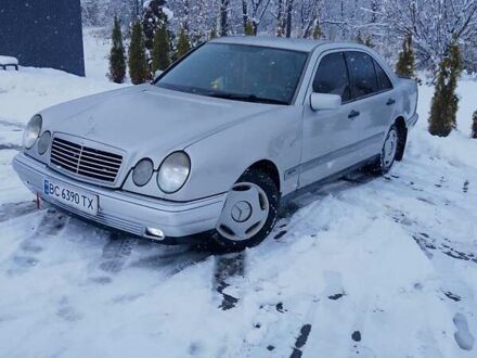 Сірий Мерседес Е-Клас, об'ємом двигуна 2.2 л та пробігом 719 тис. км за 2500 $, фото 1 на Automoto.ua