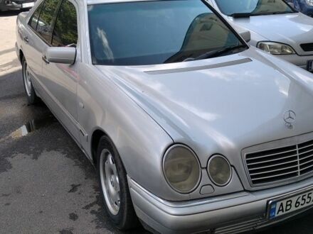Мерседес Е-Клас 1996 у Вінниці на Automoto.ua Сірий Мерседес Е-Клас, об'ємом двигуна 0 л та пробігом 380 тис. км за 3200 $, фото 1 на Automoto.ua