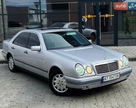 Мерседес Е-Класс 1996 в Калуше на Automoto.ua Серый Мерседес Е-Класс, объемом двигателя 2.3 л и пробегом 346 тыс. км за 4550 $, фото 1 на Automoto.ua