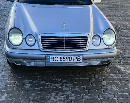 Серый Мерседес Е-Класс, объемом двигателя 2 л и пробегом 344 тыс. км за 3300 $, фото 1 на Automoto.ua