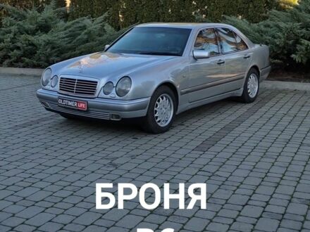 Серый Мерседес Е-Класс, объемом двигателя 5 л и пробегом 231 тыс. км за 11000 $, фото 1 на Automoto.ua