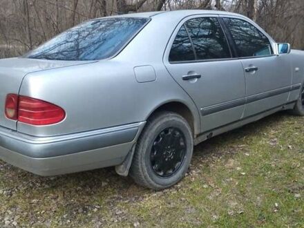 Сірий Мерседес Е-Клас, об'ємом двигуна 2.2 л та пробігом 550 тис. км за 2250 $, фото 1 на Automoto.ua