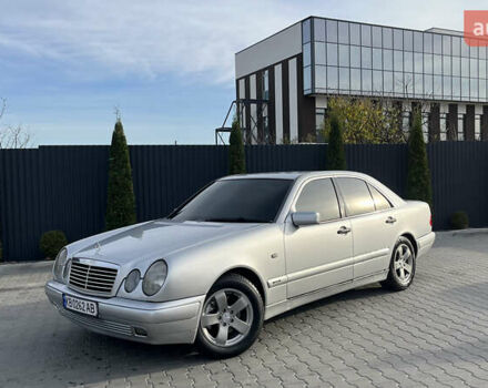 Серый Мерседес Е-Класс, объемом двигателя 2.8 л и пробегом 346 тыс. км за 4800 $, фото 1 на Automoto.ua