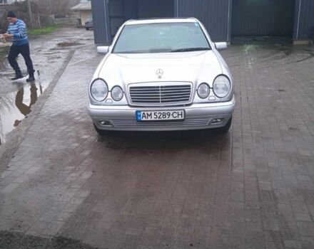 Серый Мерседес Е-Класс, объемом двигателя 4.2 л и пробегом 420 тыс. км за 3500 $, фото 1 на Automoto.ua