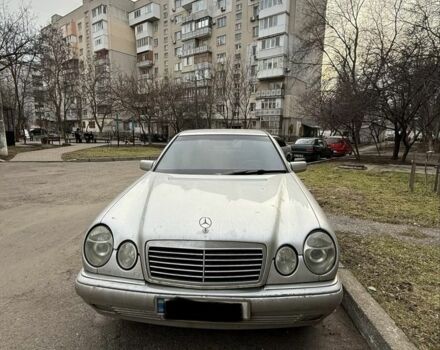 Серый Мерседес Е-Класс, объемом двигателя 3.2 л и пробегом 3 тыс. км за 1350 $, фото 1 на Automoto.ua