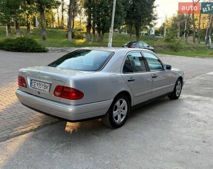 Серый Мерседес Е-Класс, объемом двигателя 2.5 л и пробегом 300 тыс. км за 3550 $, фото 1 на Automoto.ua
