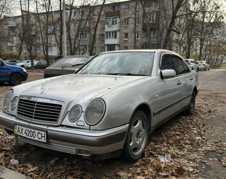 Серый Мерседес Е-Класс, объемом двигателя 4.2 л и пробегом 1 тыс. км за 2300 $, фото 1 на Automoto.ua