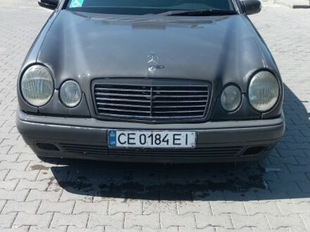 Серый Мерседес Е-Класс, объемом двигателя 2.9 л и пробегом 257 тыс. км за 2400 $, фото 1 на Automoto.ua