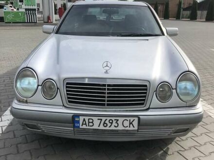 Мерседес Е-Класс 1997 в Виннице на Automoto.ua Серый Мерседес Е-Класс, объемом двигателя 2 л и пробегом 449 тыс. км за 2700 $, фото 1 на Automoto.ua
