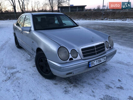 Мерседес Е-Класс 1997 в Львове на Automoto.ua Серый Мерседес Е-Класс, объемом двигателя 2.8 л и пробегом 303 тыс. км за 2600 $, фото 1 на Automoto.ua