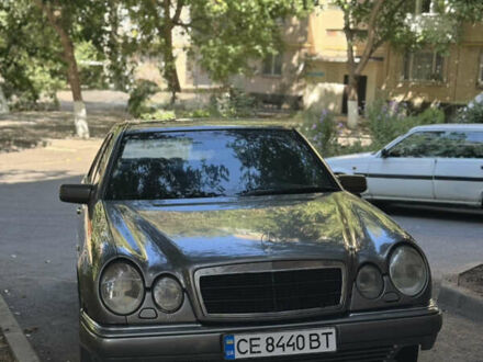 Мерседес Е-Класс 1997 в Одессе на Automoto.ua Серый Мерседес Е-Класс, объемом двигателя 3.2 л и пробегом 300 тыс. км за 2500 $, фото 1 на Automoto.ua