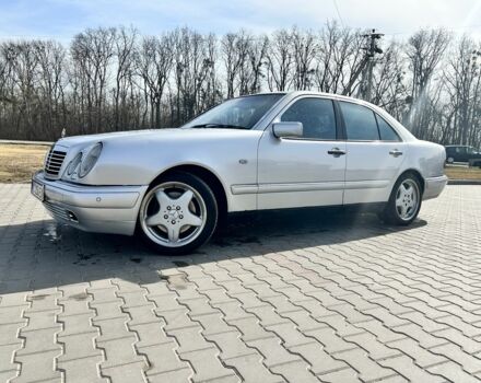Сірий Мерседес Е-Клас, об'ємом двигуна 4.3 л та пробігом 275 тис. км за 5700 $, фото 1 на Automoto.ua