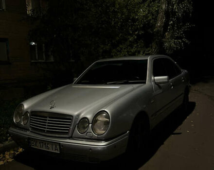 Сірий Мерседес Е-Клас, об'ємом двигуна 3.2 л та пробігом 380 тис. км за 2750 $, фото 1 на Automoto.ua