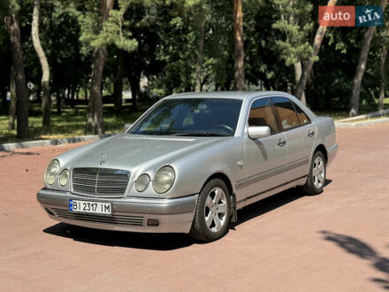 Серый Мерседес Е-Класс, объемом двигателя 2.87 л и пробегом 490 тыс. км за 4000 $, фото 1 на Automoto.ua