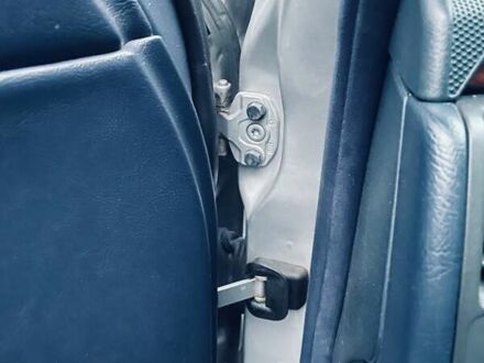 Сірий Мерседес Е-Клас, об'ємом двигуна 2.4 л та пробігом 460 тис. км за 2700 $, фото 1 на Automoto.ua