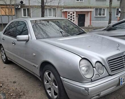 Серый Мерседес Е-Класс, объемом двигателя 2.3 л и пробегом 401 тыс. км за 3100 $, фото 1 на Automoto.ua