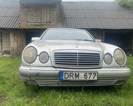 Сірий Мерседес Е-Клас, об'ємом двигуна 2.2 л та пробігом 450 тис. км за 1300 $, фото 1 на Automoto.ua