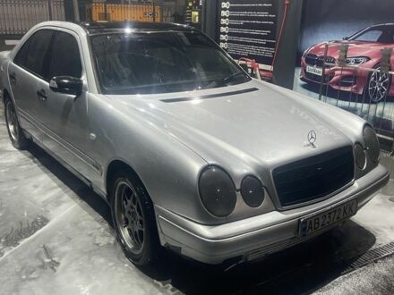 Сірий Мерседес Е-Клас, об'ємом двигуна 2.1 л та пробігом 3 тис. км за 3500 $, фото 1 на Automoto.ua