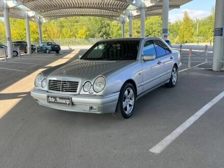 Серый Мерседес Е-Класс, объемом двигателя 0 л и пробегом 230 тыс. км за 3800 $, фото 1 на Automoto.ua