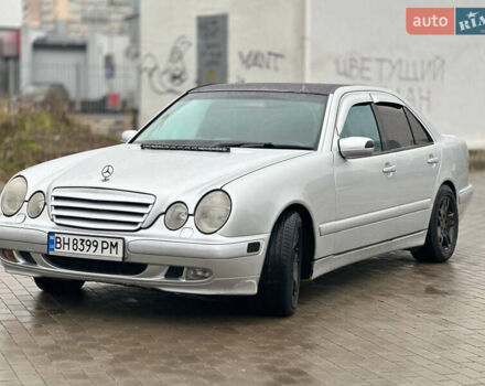 Серый Мерседес Е-Класс, объемом двигателя 3 л и пробегом 382 тыс. км за 5000 $, фото 1 на Automoto.ua