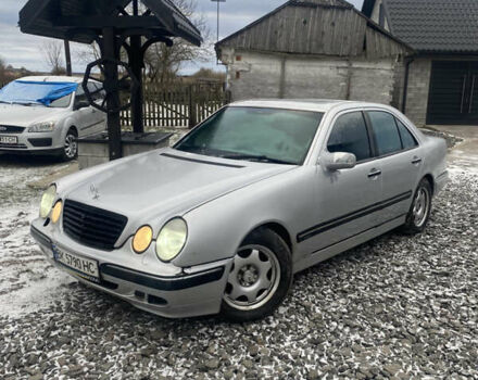Сірий Мерседес Е-Клас, об'ємом двигуна 3.2 л та пробігом 300 тис. км за 2150 $, фото 1 на Automoto.ua