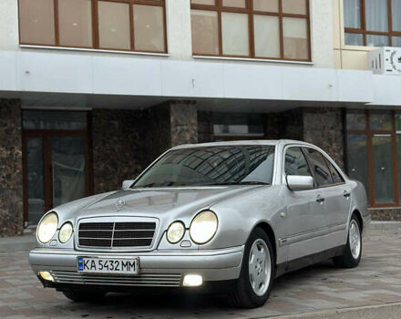 Серый Мерседес Е-Класс, объемом двигателя 3.2 л и пробегом 580 тыс. км за 3900 $, фото 1 на Automoto.ua