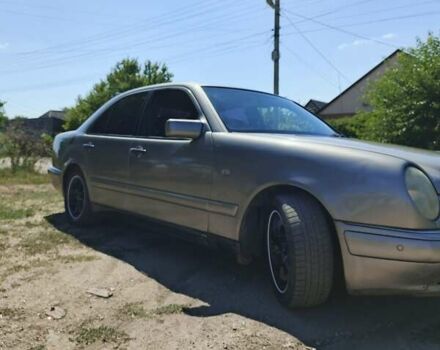 Сірий Мерседес Е-Клас, об'ємом двигуна 2.8 л та пробігом 520 тис. км за 2600 $, фото 1 на Automoto.ua