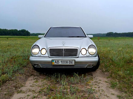 Мерседес Е-Класс 1999 в Калиновке на Automoto.ua Серый Мерседес Е-Класс, объемом двигателя 3 л и пробегом 200 тыс. км за 4000 $, фото 1 на Automoto.ua
