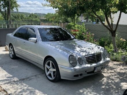 Мерседес Е-Класс 1999 в Белой Церкве на Automoto.ua Серый Мерседес Е-Класс, объемом двигателя 2.7 л и пробегом 400 тыс. км за 4200 $, фото 1 на Automoto.ua
