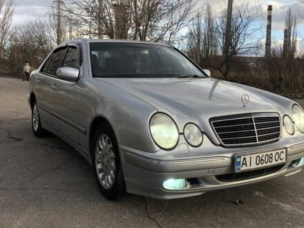 Мерседес Е-Клас 1999 у Рокитном на Automoto.ua Сірий Мерседес Е-Клас, об'ємом двигуна 3.2 л та пробігом 320 тис. км за 4000 $, фото 1 на Automoto.ua