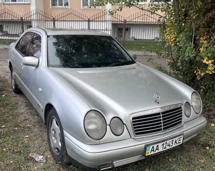 Мерседес Е-Класс 1999 в Киеве на Automoto.ua Серый Мерседес Е-Класс, объемом двигателя 2.15 л и пробегом 403 тыс. км за 4600 $, фото 1 на Automoto.ua