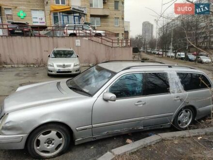 Мерседес Е-Класс 1999 в Киеве на Automoto.ua Серый Мерседес Е-Класс, объемом двигателя 0 л и пробегом 200 тыс. км за 1500 $, фото 1 на Automoto.ua