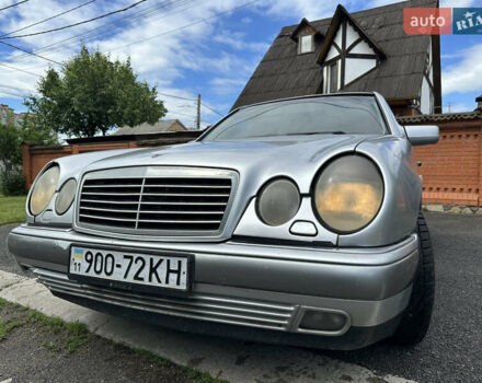 Сірий Мерседес Е-Клас, об'ємом двигуна 2.8 л та пробігом 350 тис. км за 2700 $, фото 1 на Automoto.ua