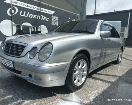 Серый Мерседес Е-Класс, объемом двигателя 2.1 л и пробегом 305 тыс. км за 7647 $, фото 1 на Automoto.ua