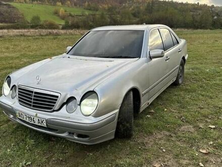 Мерседес Е-Класс 1999 в Ужгороде на Automoto.ua Серый Мерседес Е-Класс, объемом двигателя 2 л и пробегом 307 тыс. км за 2100 $, фото 1 на Automoto.ua