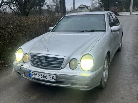 Серый Мерседес Е-Класс, объемом двигателя 3.2 л и пробегом 400 тыс. км за 2700 $, фото 1 на Automoto.ua
