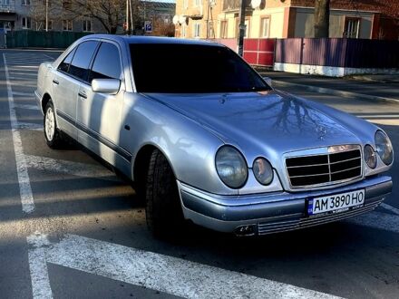 Мерседес Е-Клас 1999 у Радомышле на Automoto.ua Сірий Мерседес Е-Клас, об'ємом двигуна 2.2 л та пробігом 450 тис. км за 2899 $, фото 1 на Automoto.ua