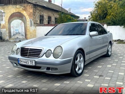 Мерседес Е-Клас 1999 у Белгород-Днестровском на Automoto.ua Сірий Мерседес Е-Клас, об'ємом двигуна 2.1 л та пробігом 450 тис. км за 5100 $, фото 1 на Automoto.ua