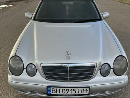 Серый Мерседес Е-Класс, объемом двигателя 2.2 л и пробегом 460 тыс. км за 4900 $, фото 1 на Automoto.ua