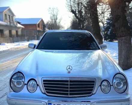 Серый Мерседес Е-Класс, объемом двигателя 2 л и пробегом 358 тыс. км за 3300 $, фото 1 на Automoto.ua