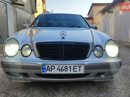 Серый Мерседес Е-Класс, объемом двигателя 2 л и пробегом 389 тыс. км за 4000 $, фото 1 на Automoto.ua