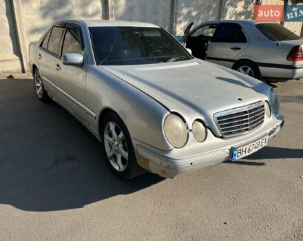 Серый Мерседес Е-Класс, объемом двигателя 4.3 л и пробегом 2 тыс. км за 2500 $, фото 1 на Automoto.ua