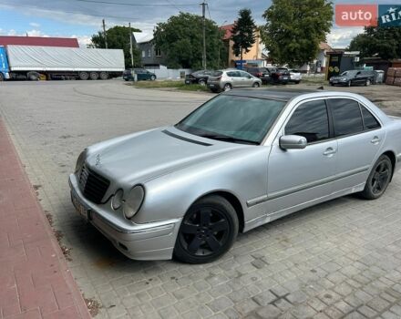 Сірий Мерседес Е-Клас, об'ємом двигуна 2.7 л та пробігом 289 тис. км за 3750 $, фото 1 на Automoto.ua
