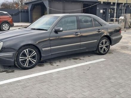 Серый Мерседес Е-Класс, объемом двигателя 2.69 л и пробегом 520 тыс. км за 5600 $, фото 1 на Automoto.ua