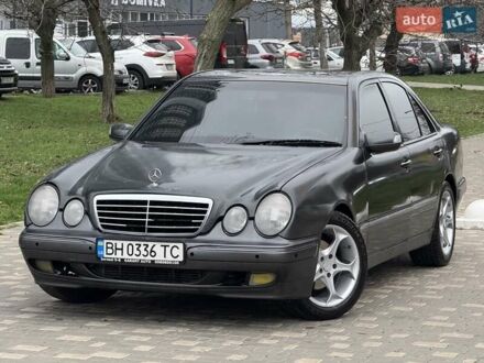 Серый Мерседес Е-Класс, объемом двигателя 2.2 л и пробегом 340 тыс. км за 3850 $, фото 1 на Automoto.ua