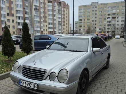 Серый Мерседес Е-Класс, объемом двигателя 2.4 л и пробегом 525 тыс. км за 2900 $, фото 1 на Automoto.ua